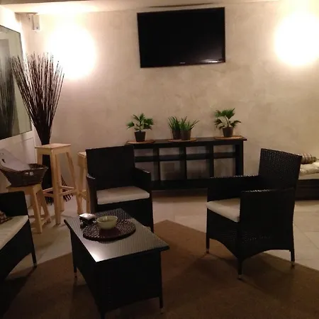 博尔戈法蒂诺公寓式酒店 3*